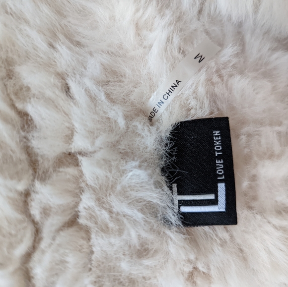 Love token faux fur vest size M - Picture 7 of 7